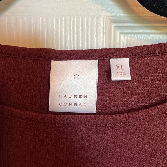 Lauren Conrad. Size XL. Maroon Blouse. Like new - Picture 3 of 4